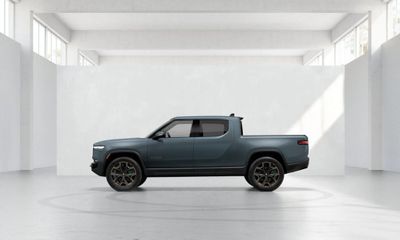 2026 Rivian R1T Premium