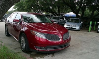 2014 Lincoln MKS Base