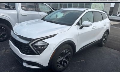 2023 Kia Sportage EX