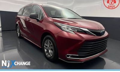 2023 Toyota Sienna XLE