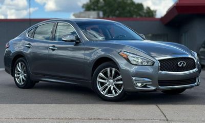 2018 Infiniti Q70 37 Luxe