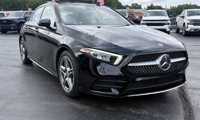 2022 Mercedes-Benz A-Class A220 4M