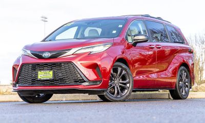 2022 Toyota Sienna XSE 7 Passenger