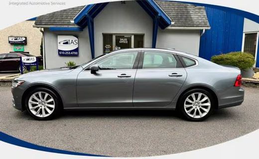 2017 Volvo S90 Momentum
