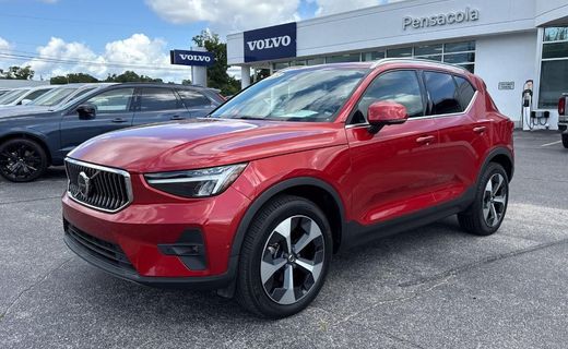 2023 Volvo XC40 Plus Bright