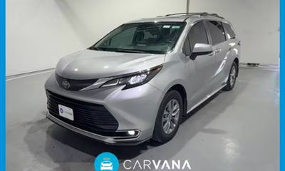 2024 Toyota Sienna XLE 8 Passenger