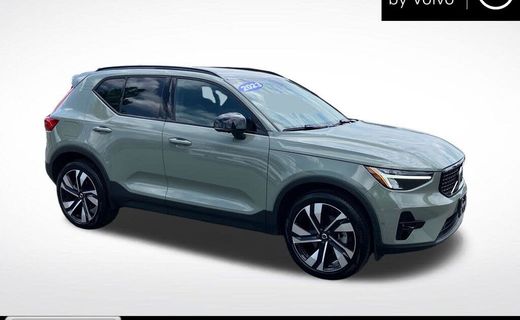 2023 Volvo XC40 Plus Dark