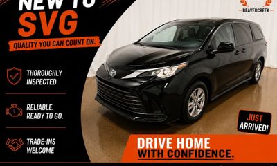 2023 Toyota Sienna LE