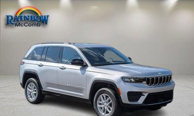 2026 Jeep Grand Cherokee Base Laredo