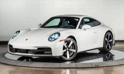 2025 Porsche 911 Carrera