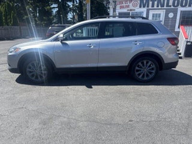 2015 Mazda CX-9 — a typically priced live listing
