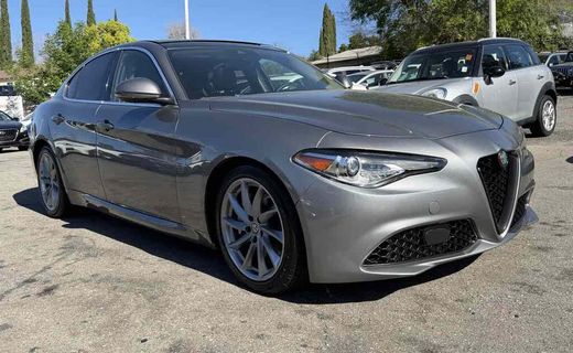 2017 Alfa Romeo Giulia 952 Base