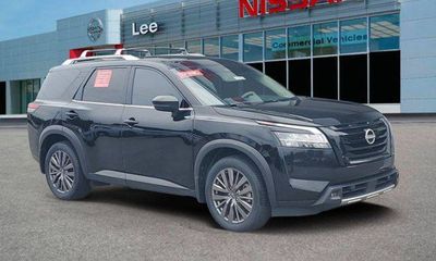 2024 Nissan Pathfinder SL