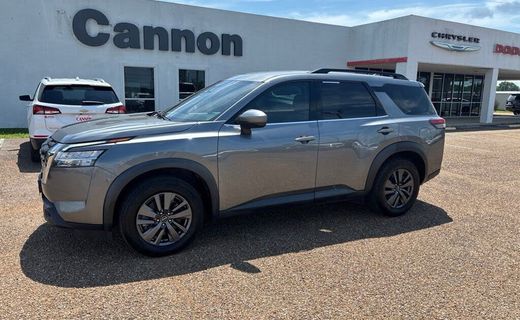 2022 Nissan Pathfinder SV