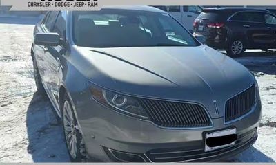 2016 Lincoln MKS