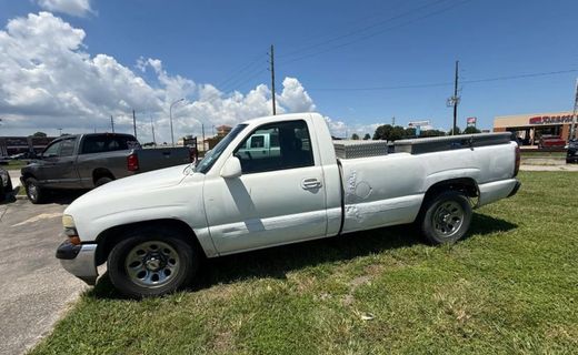2000 Chevrolet Silverado Base