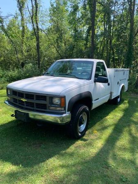 2000 Chevrolet Gmt 400 — a typically priced live listing