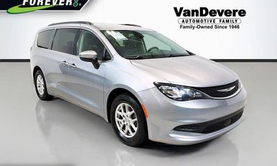 2021 Chrysler Voyager LXI