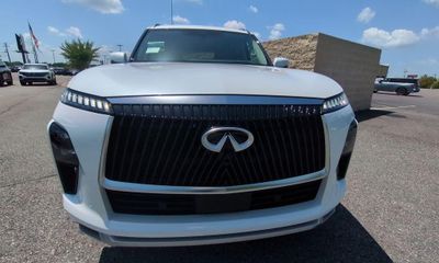 2027 Infiniti QX80 Luxe