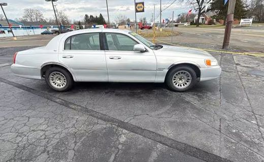 2000 Lincoln Town CAR Cartier