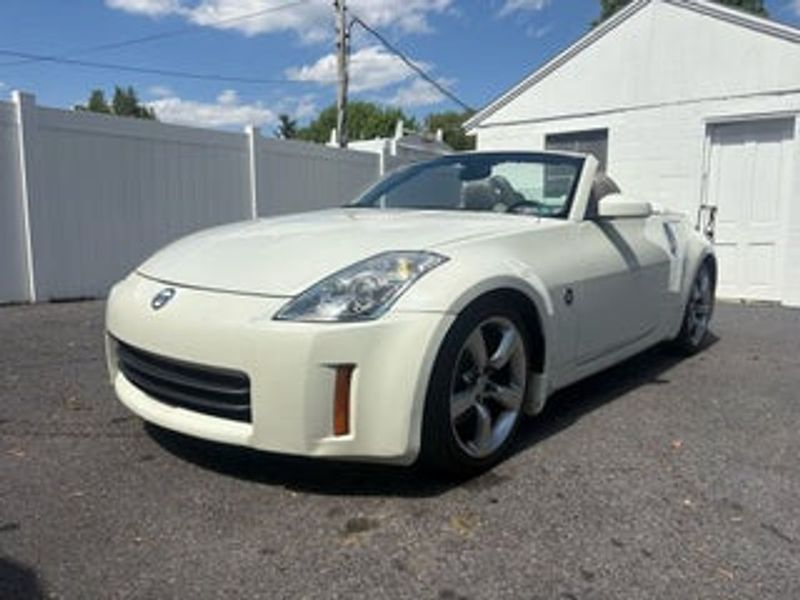 2006 Nissan 350Z — a typically priced live listing