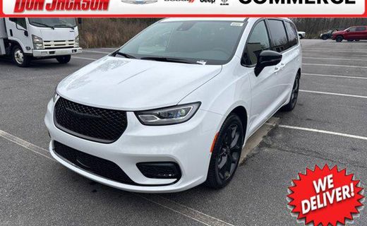 2026 Chrysler Pacifica Select