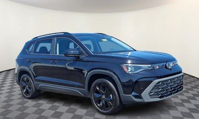 2026 Volkswagen Taos SE Black