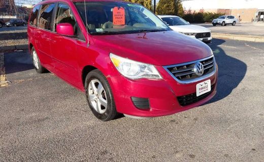 2009 Volkswagen Routan SE