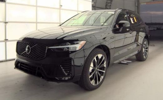 2026 Volvo XC60 Plus Dark