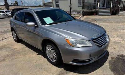 2014 Chrysler 200 LX