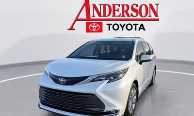 2024 Toyota Sienna Platinum