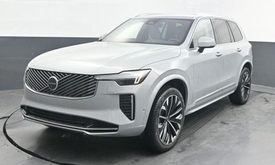 2026 Volvo XC90 Plus Bright