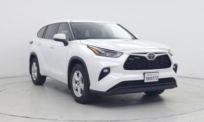 2022 Toyota Highlander LE