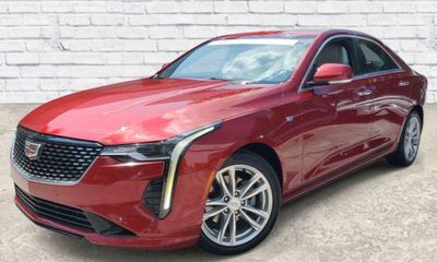 2023 Cadillac CT4 Luxury