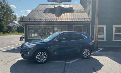 2020 Ford Escape Titanium