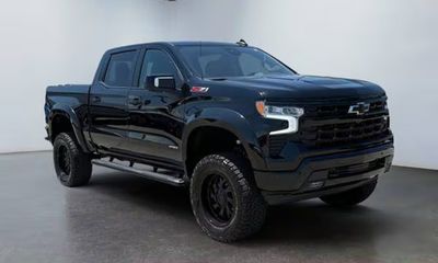 2024 Chevrolet Silverado RST