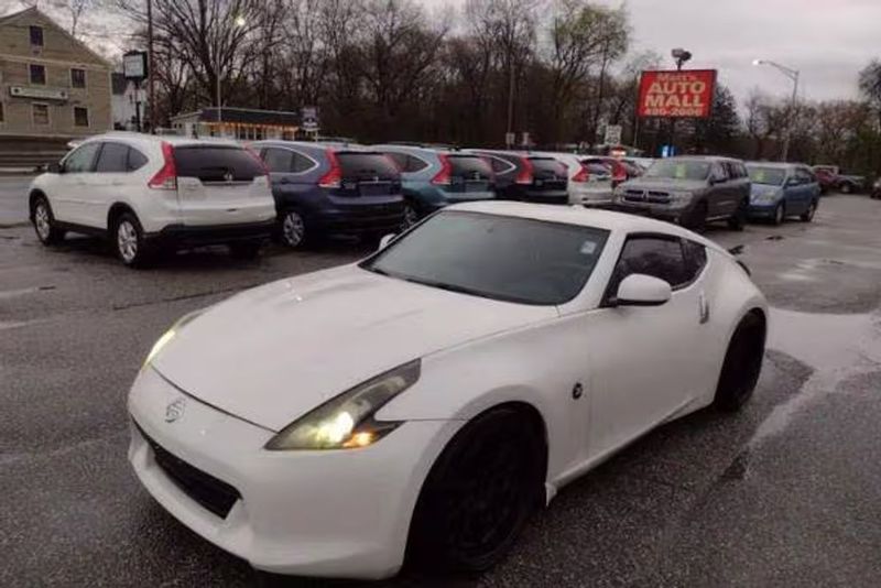 2011 Nissan 370Z — a typically priced live listing