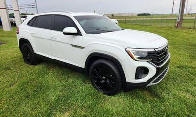 2024 Volkswagen Atlas Cross Sport 4Motion SE W