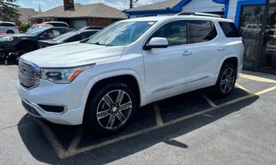 2017 GMC Acadia Denali