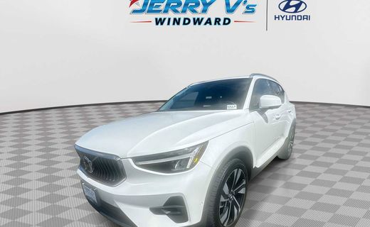2023 Volvo XC40 Plus Bright