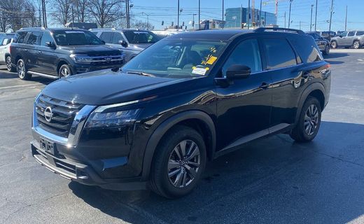 2024 Nissan Pathfinder SV