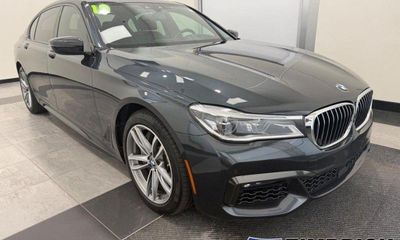 2019 BMW 750i B7