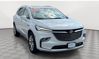 2023 Buick Enclave Essence