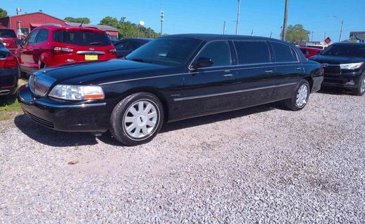 2005 Lincoln Town CAR Executive