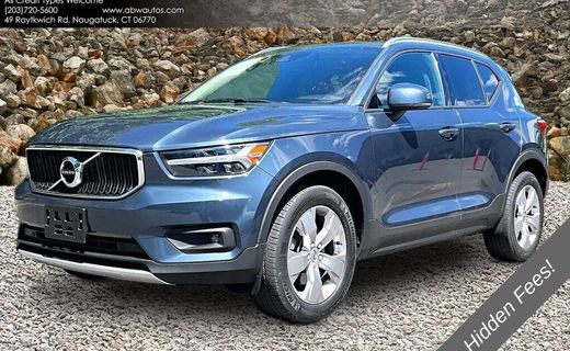 2021 Volvo XC40 Momentum