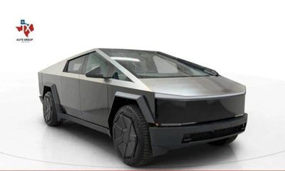 2025 Tesla Cybertruck Long Range