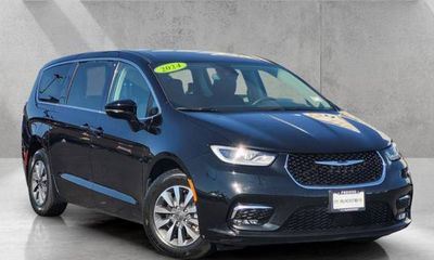 2024 Chrysler Pacifica Select