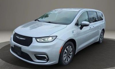2023 Chrysler Pacifica Touring L