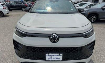 2026 Volkswagen Tiguan 4MOTION SE Black