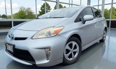 2014 Toyota Prius TWO